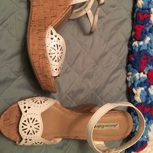 White Wedge Sandals American Eagle size 7
